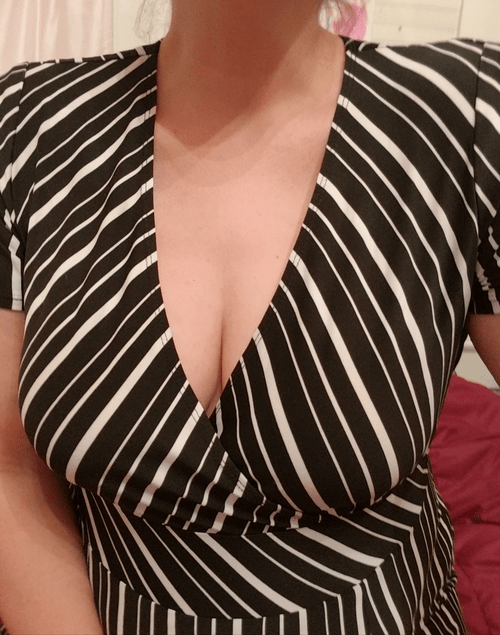 After 3 kids, *I* still like my cleavage ðŸ¤·â€â™€ï¸