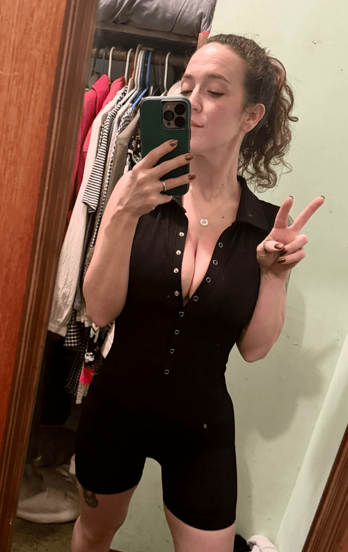 Help me clean the closet and the buttons open