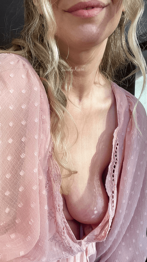 Sun-kissed downblouse ?