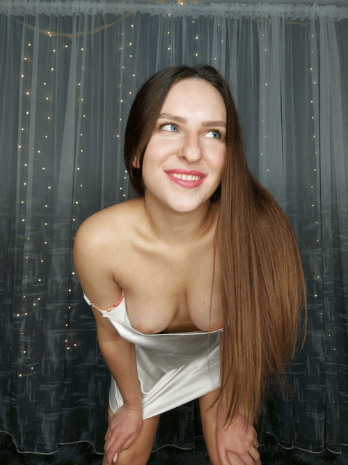 I play so cute with my dress