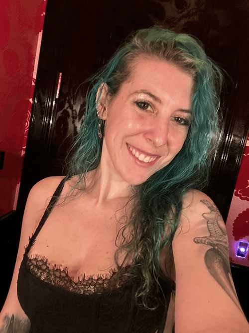 Lacey cleavage