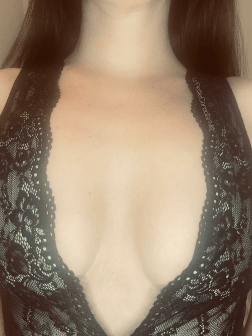 I hope small boobs cleavage has some fans