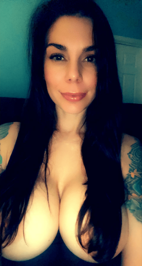 Love the way my dark hair frames my big tits! ❤️