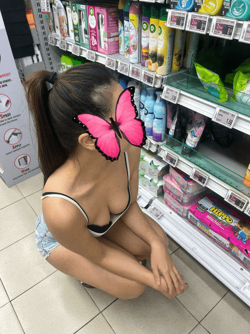 it's easier to see down my blouse when i'm kneeling down ?