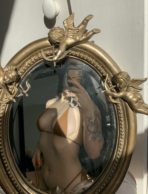 mirror selfie cleavage lol