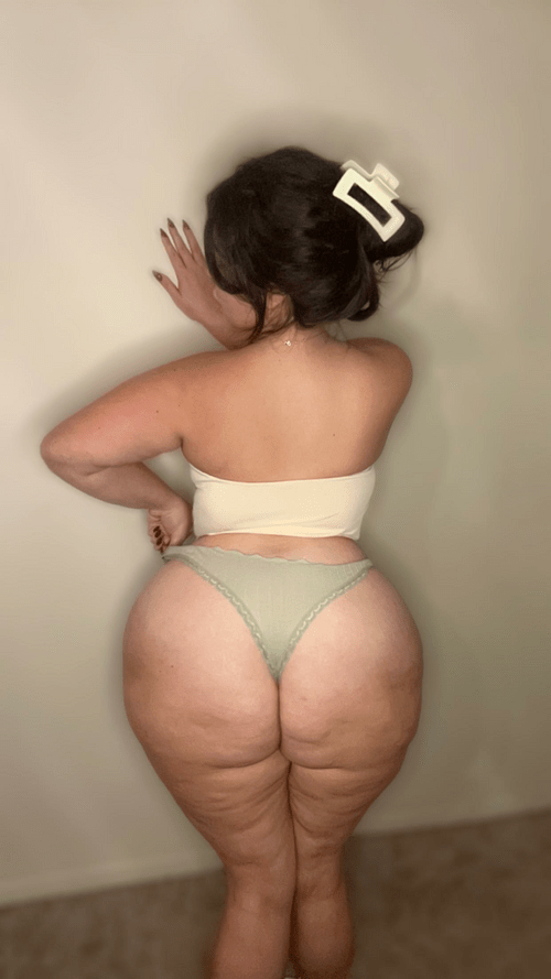 Chubby Latinas need love, too!