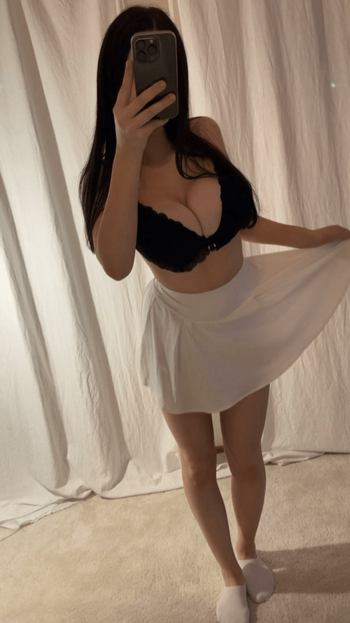 Tell me yes and I‘ll send you my private pics