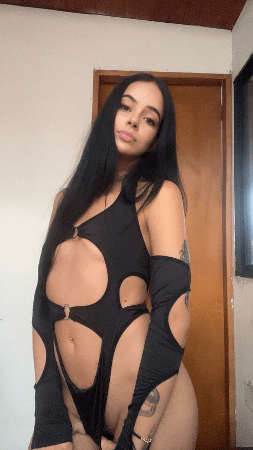 Hope you are into petite Latinas