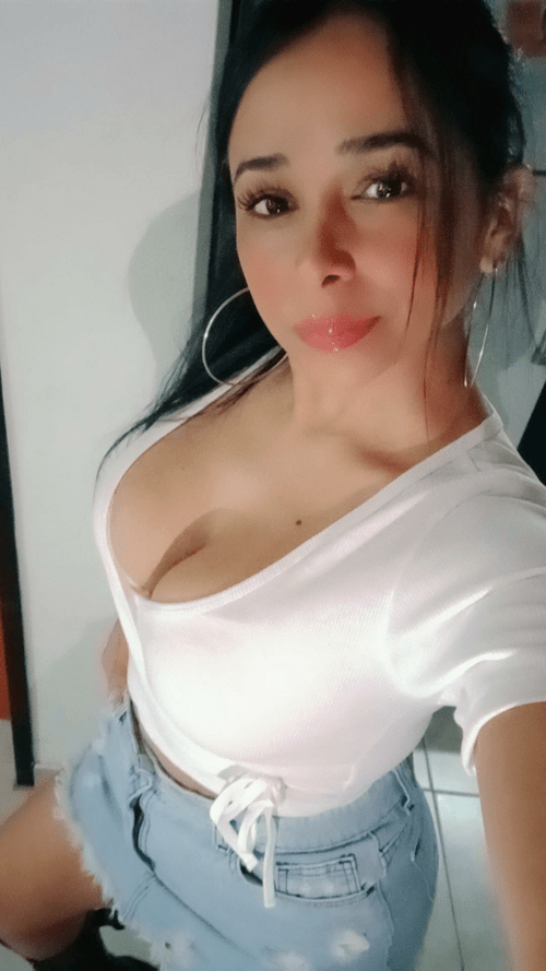 latin brunette with a pretty smile