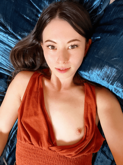 Wanna skip work to fuck me instead :3