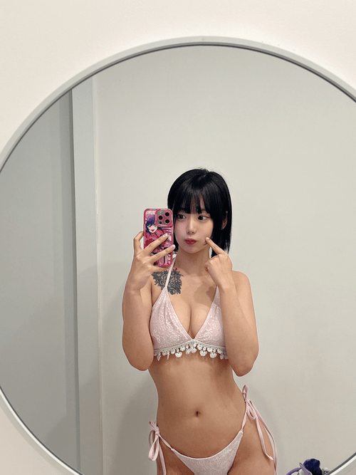 Describe in 3 words what you would do when you see me naked