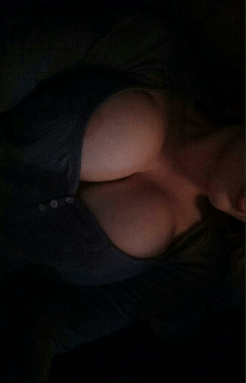 Ya'll into some big DD (f)ake titties on a 4"11 teen? ðŸ˜Šâ¤