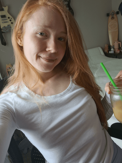 No makeup and no bra for the win