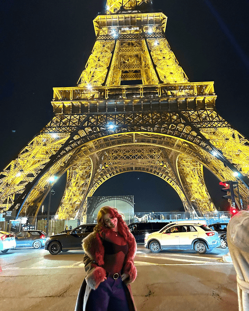 Redhead in Paris