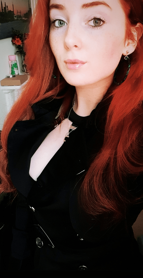 Hi from this Irish Redhead in London!