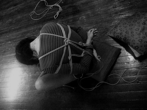 [shibari] I'm in charge of this comfortable experience [ritual] the ropes made her submitted to me and I enjoyed her voluntary submission [BDSM]