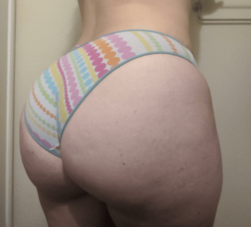 Spank my white bubble butt