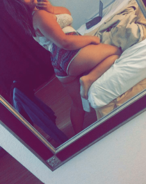 Thick ass 18yo ready to get outta these shorts :) pm if u like