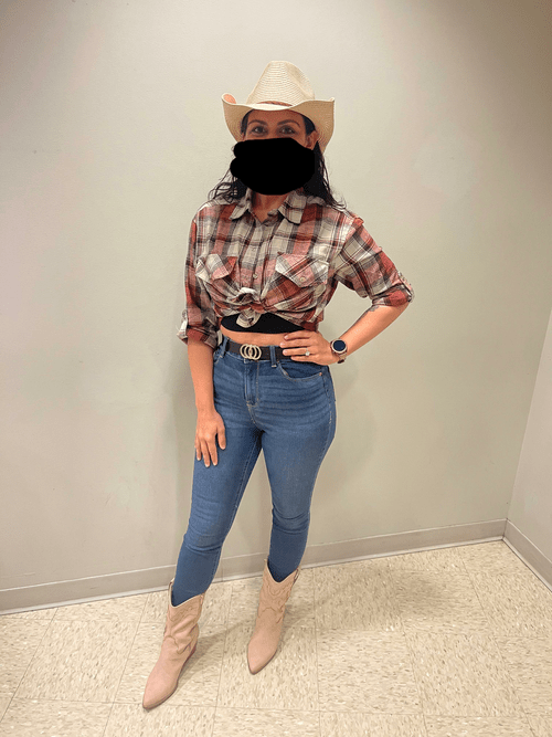 Thank you to my hubby for giving up his ticket so that my bull could come with me to see jelly roll. I cant wait to get back to his penthouse and be fucked like the little whore i am.