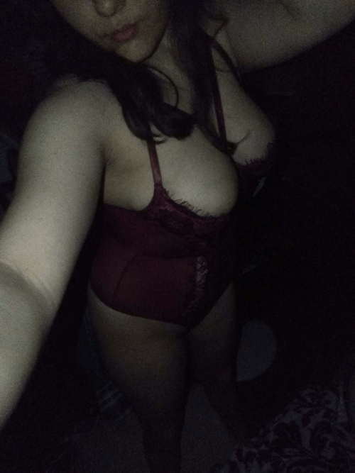 19F searching for hung bull!ðŸ˜˜ðŸ’œ