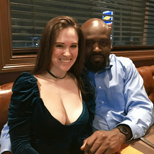 Big cleavage at a public restaurant