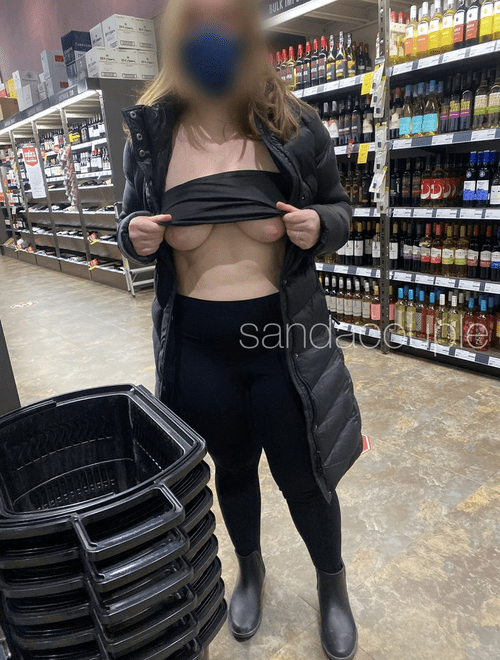 Husband - “you wouldn’t flash your tits right here.” Hold my beer ?