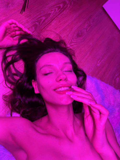 If a girl doesn't smile with your cum on her face, she doesn't love you.