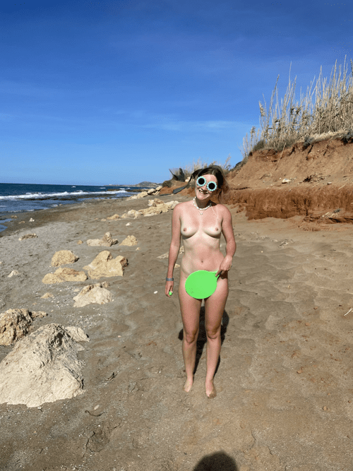Who wants to play bat &amp; ball with me at the beach?