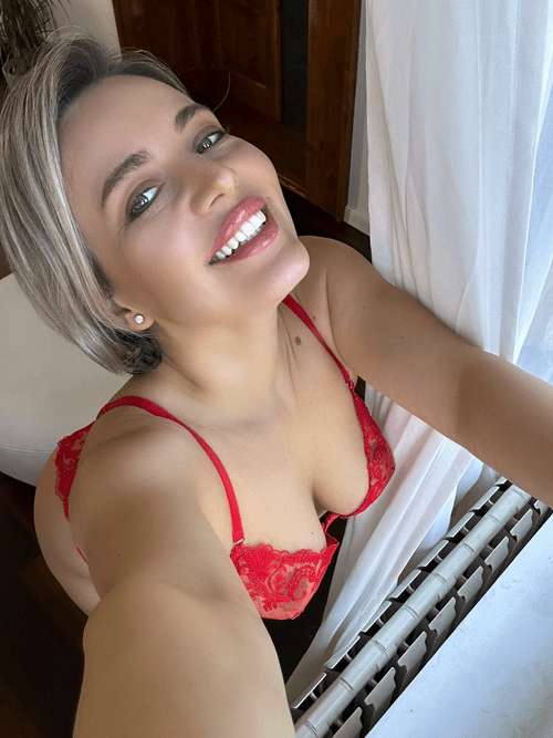 Horny and happy to show you my boobs