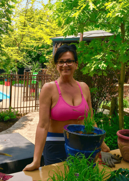 Green thumb, pink bra