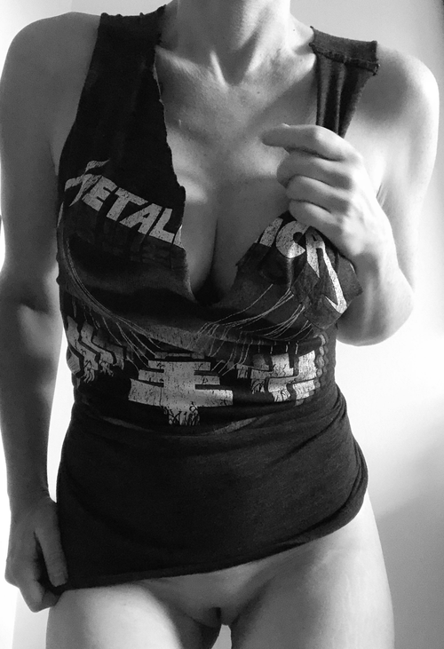 MILFs are metal ðŸ¤˜ðŸ»[41F]