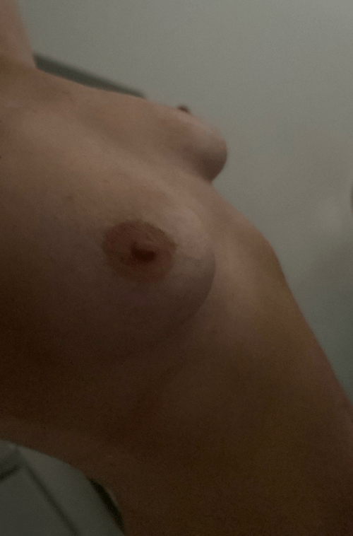 Happy hump day ! 29 yo mummy from the UK .
