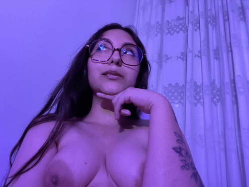 Just your Latina girl hoping to make your dick hard ;)