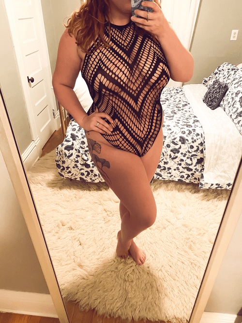 Does this out(f)it go well with my curves?