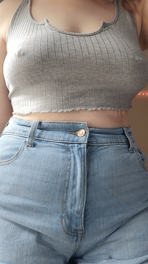 Some people say thick girls shouldn't wear croptops and short shorts