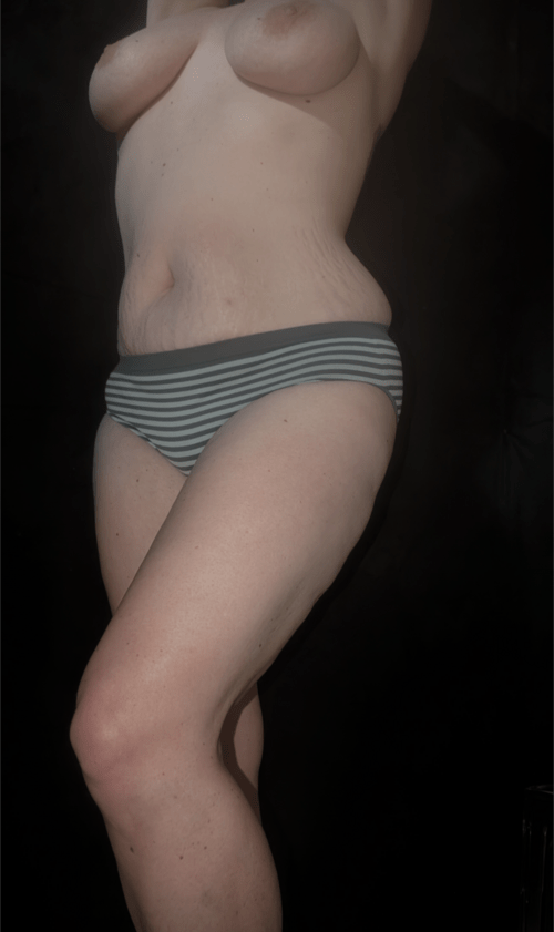 Just a curvy hotwife showing you my curves