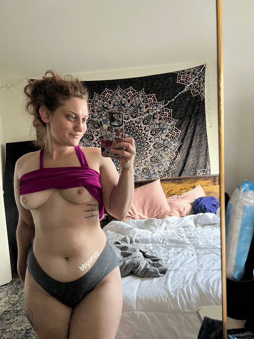 curvy mirror selfies >>